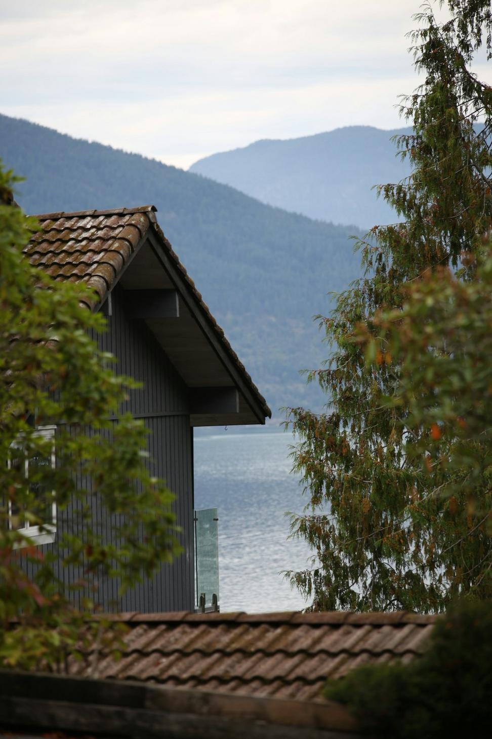 Lakeshore Residence