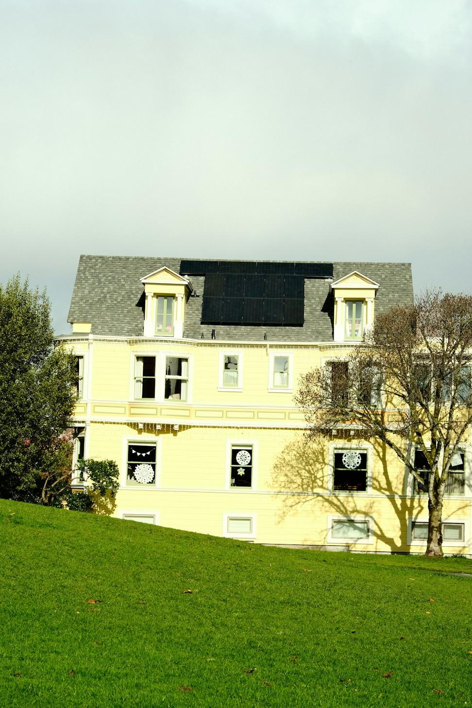 Casa Loma Gardens